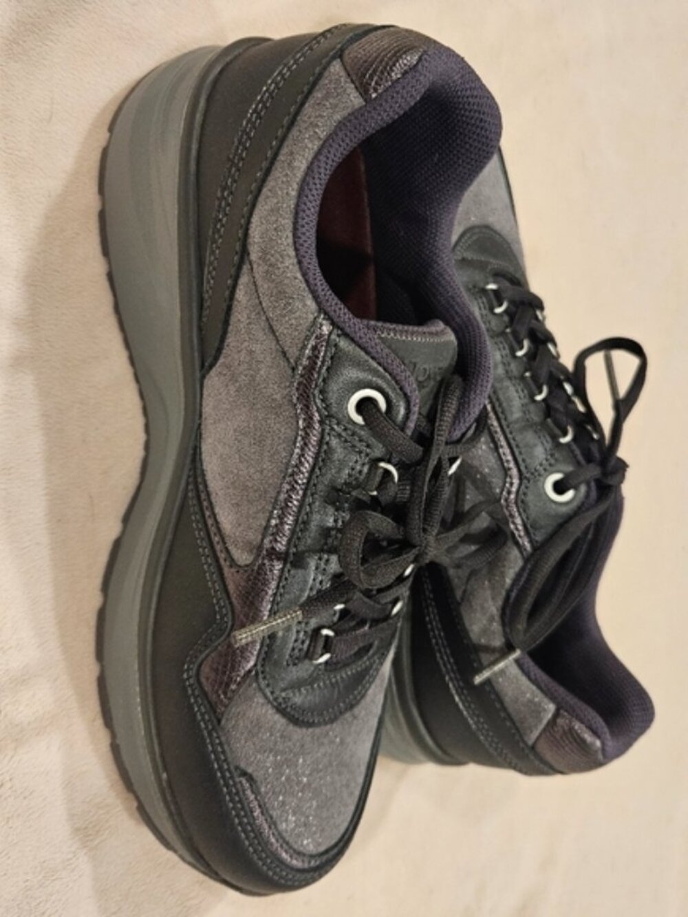 Joya SZ 8.5 Tina ll Gray Silver Certified Back Gym Shoes Sneakers Ortholite